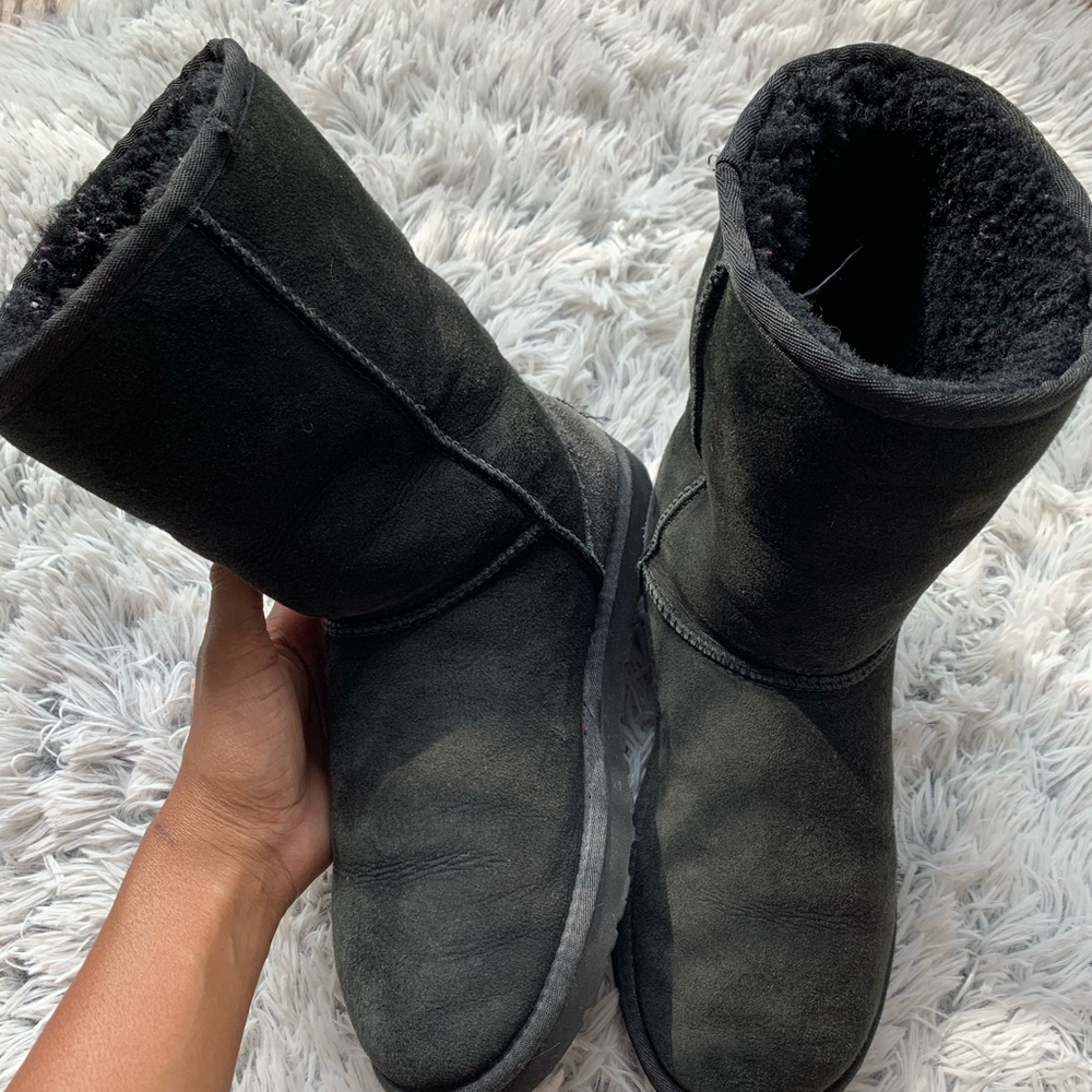 Black uggs - Picture 3 of 6